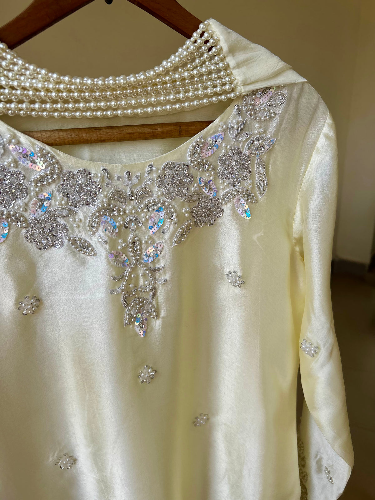 NOORI🕊️ GOLD CHAMPAGNE